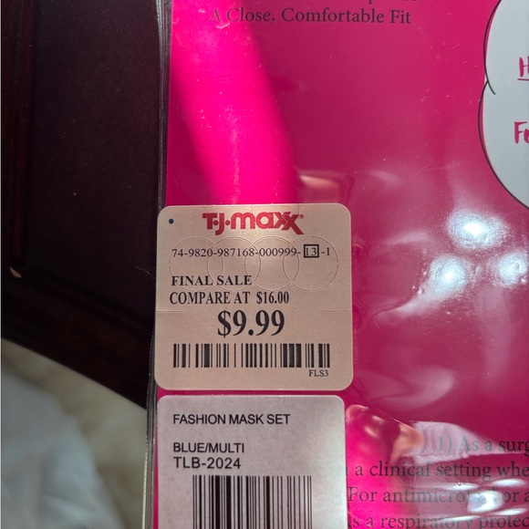 NWT Betsey Johnson 3 Pack Fashion Face Masks - Picture 3 of 3